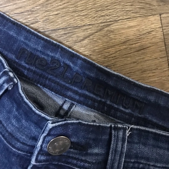 Rue 21 Premium Paint Patches Jeans 26/30 - Picture 2 of 6